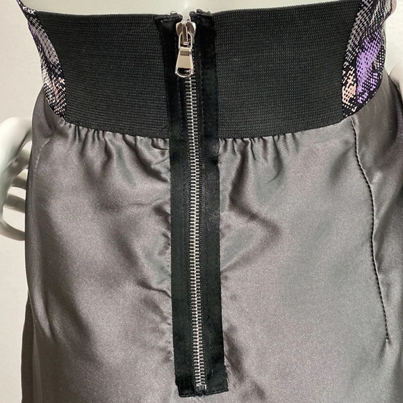 Alice & Trixie Gray 100% Silk Deep V-Neck Open Back Mini Halter Dress Size M - Picture 6 of 9